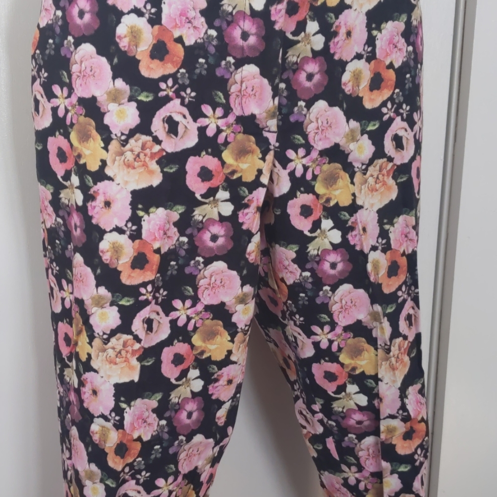Floral Straight Leg Pants - Picture 6 of 8
